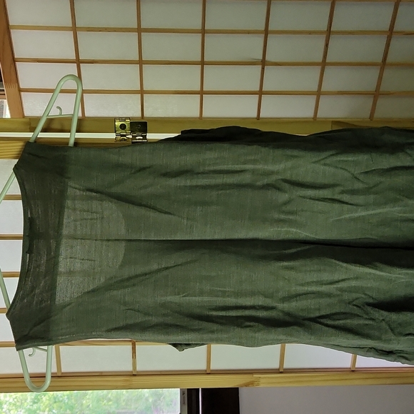 100% silk Eileen Fisher Underpinning Tank - Picture 2 of 2